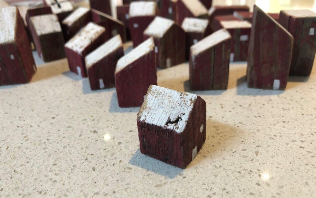 2020 Wolf Xmas houses